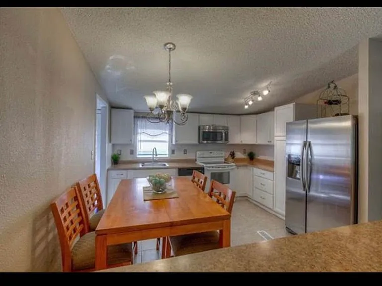 800 Rolling Block Dr — Photo 5