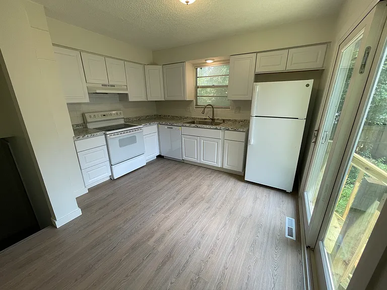 816-818 S Grant Ter — Photo 23