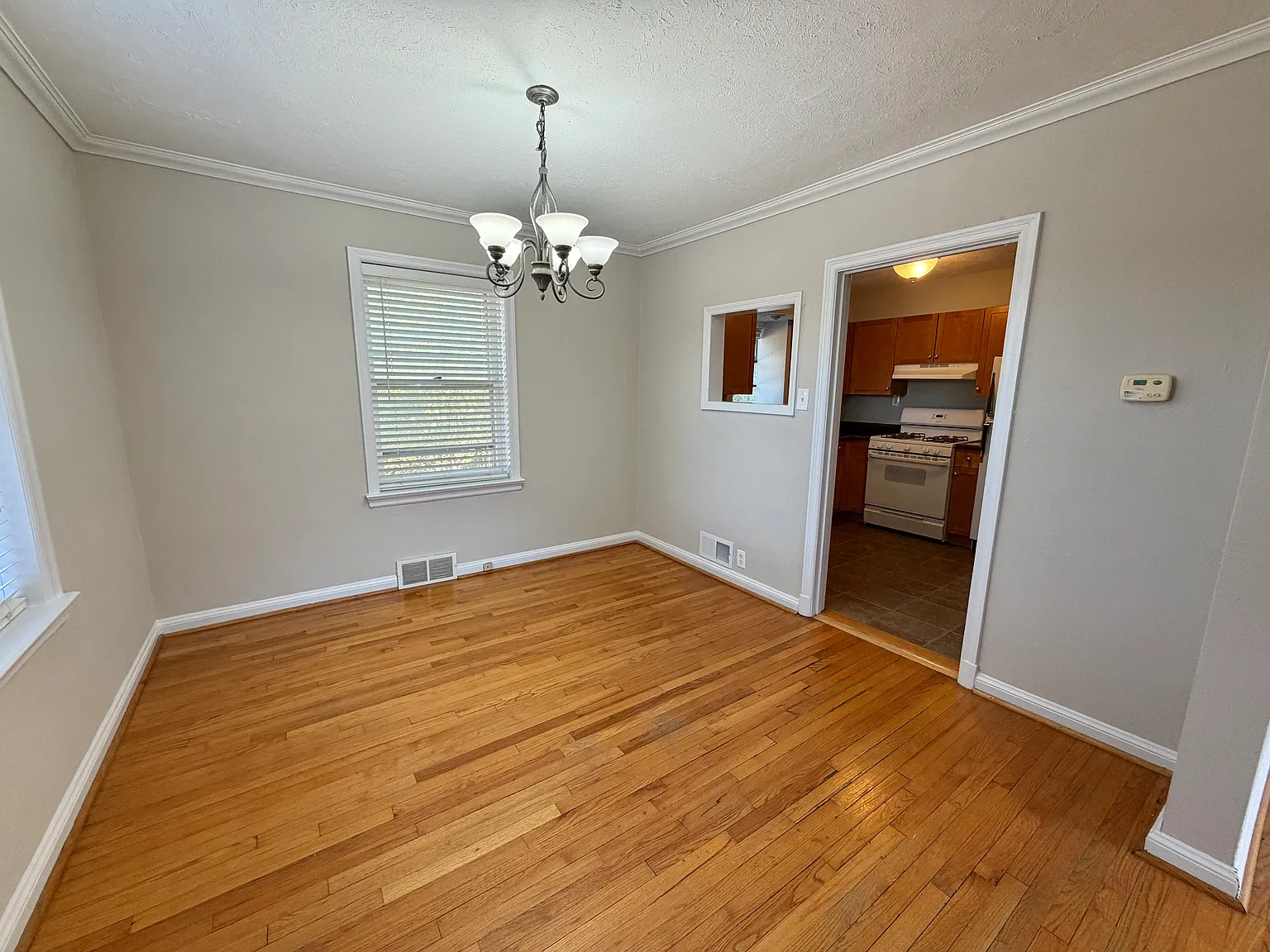 3 bed, $1,595 — Photo 4