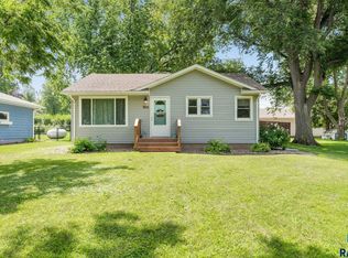 905 4th St, Garretson, SD 57030