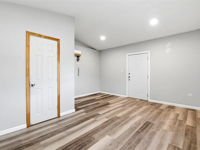 9403 Spaulding St — Photo 39