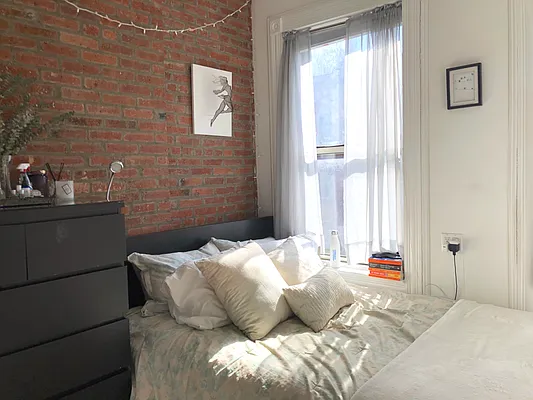 Rented by LJ Sloane Management | media 31