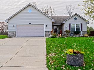 629 E Randy Rd, Oak Creek, WI 53154