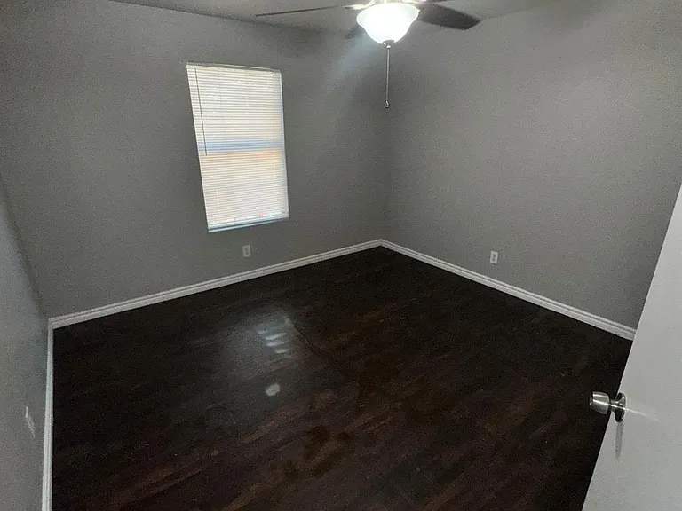 830 W Hutchins Pl #11 — Photo 3