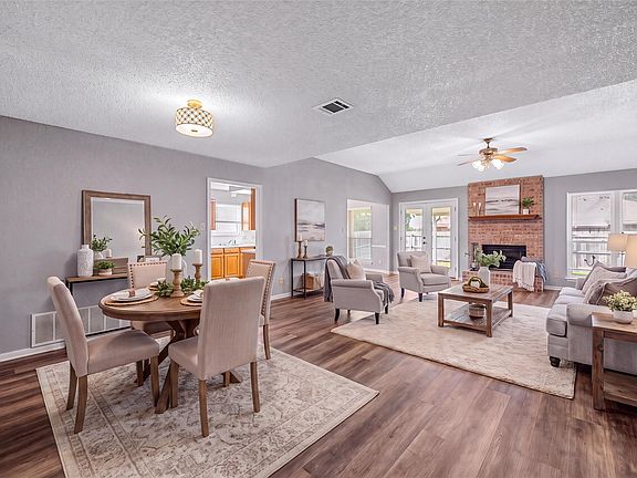 2nd image of 316 Evergreen Ct