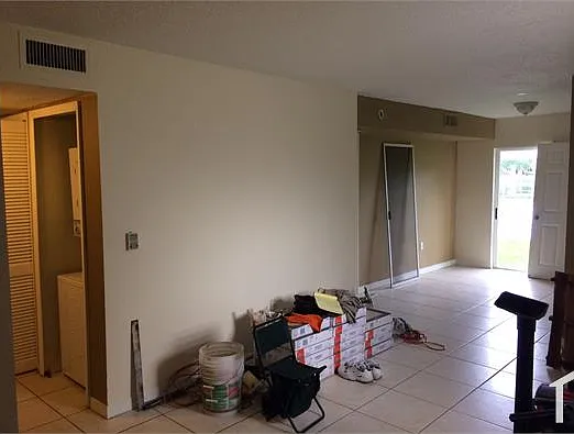 3 bed, 1099 sqft, $2,850 — Photo 4