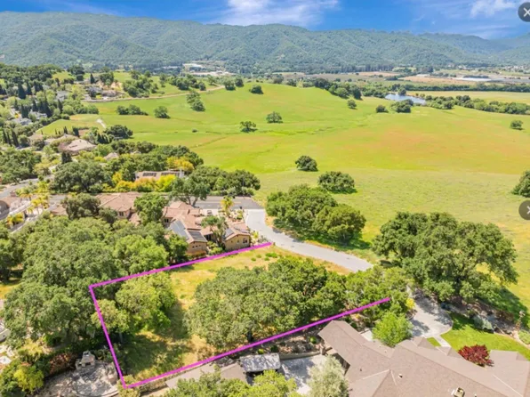 2391 Mantelli Dr, Gilroy, CA 95020