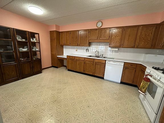 3rd image of 4848 N Central Ave APT 407