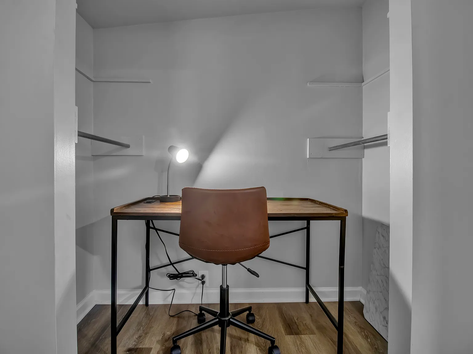 3 bed, 721 sqft, $2,000 — Photo 2