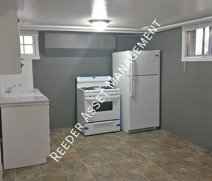 571 Boulevard St #2 — Photo 10