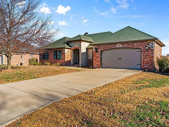 3rd image of 5072 E Hedgerow Drive