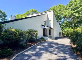 7 Midhampton Ct, Quogue, NY 11959