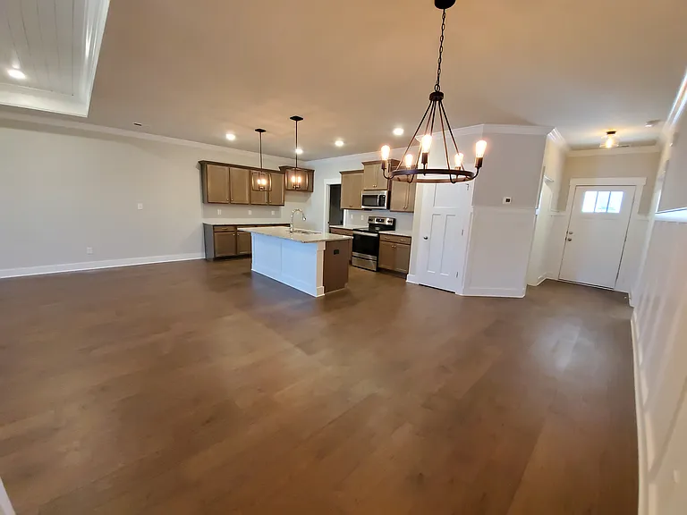 115 Harvester Dr — Photo 4