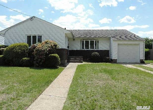 1st image of 10 Clifford Dr