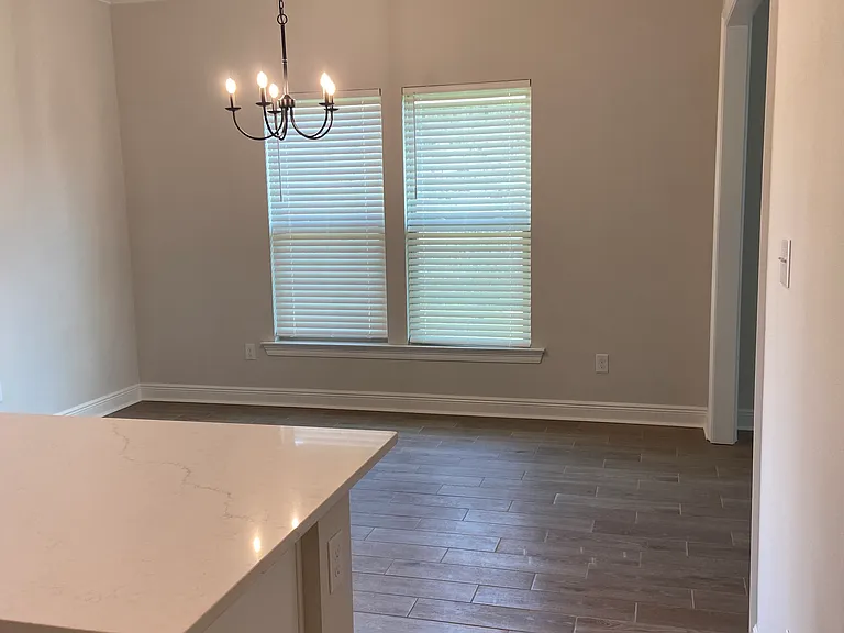 21200 Astoria Ln — Photo 8