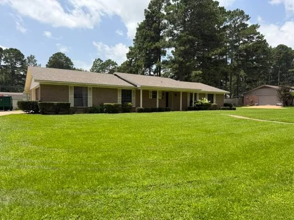 411 E 16th St, Hope, AR 71801