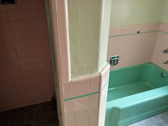 4th image of 671 Landfair Ave APT 10