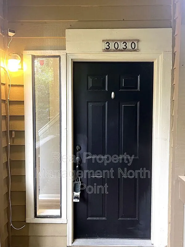 3 bed, 2.0 bath, 1923 sqft, $2,395 — Photo 1