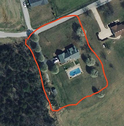 2nd image of 939 Lakewood Ln