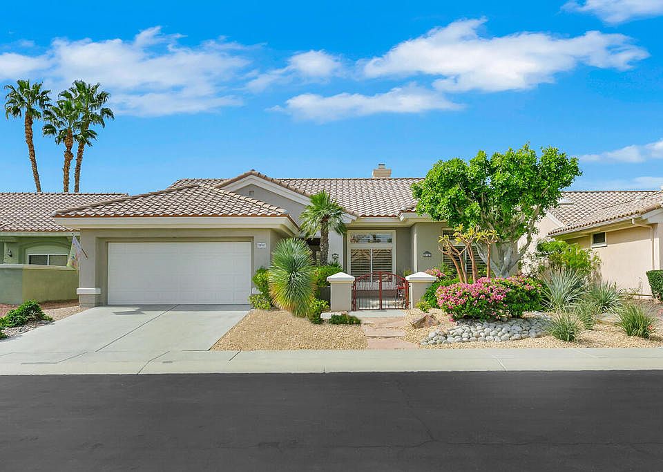 1st image of 38543 Bent Palm Dr