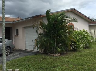 8221 SW 8th Ct, Pompano Beach, FL 33068