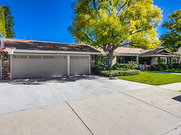 3rd image of 17631 Corinthian Dr