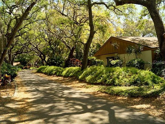 5th image of 2501 Starling Ln