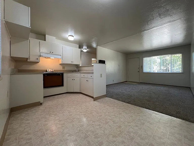 240 S Mills Ave #&-1924 — Photo 4