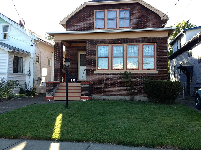 12 Freeman St — Photo 1
