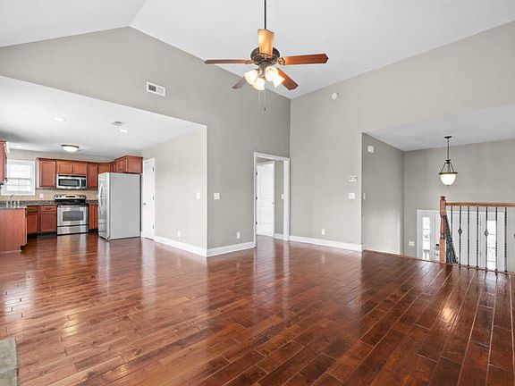 3rd image of 1294 Snowball Ln
