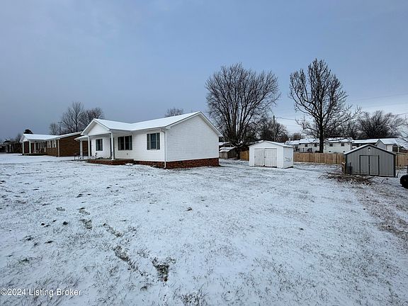 3rd image of 313 E 6th St