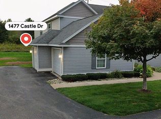 1477 Castle Dr, Petoskey, MI 49770