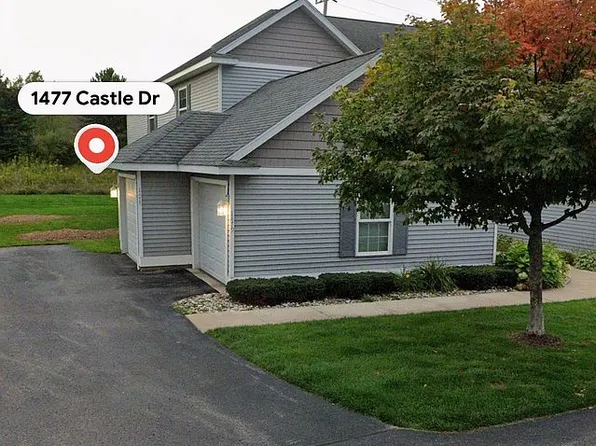 1477 Castle Dr, Petoskey, MI 49770