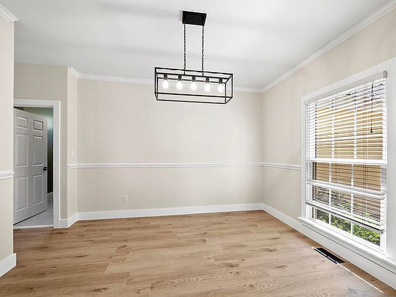 4th image of 114 Old Bridge Ln