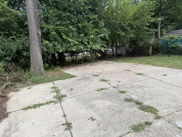 22164 Seminole St — Photo 4
