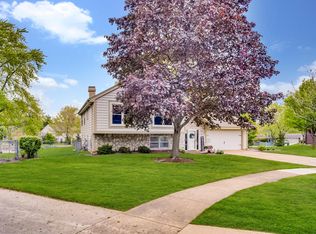 105 Oxford Pl, Bloomingdale, IL 60108