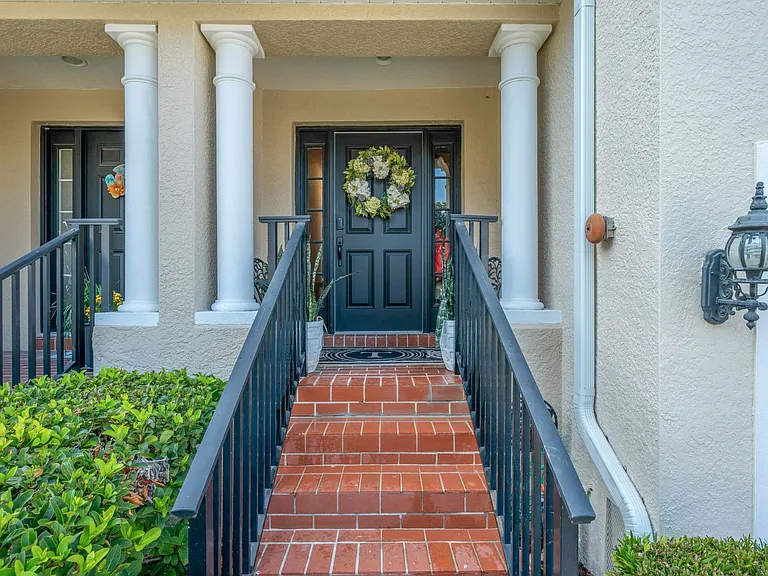 1127 Venetian Harbor Dr NE — Photo 3