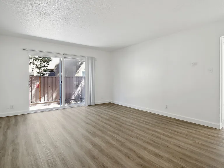 ALAMEDA PARK APARTMENTS — Photo 35