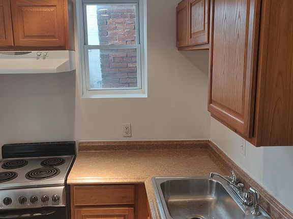 2nd image of 114 W Girard Ave Floor 2