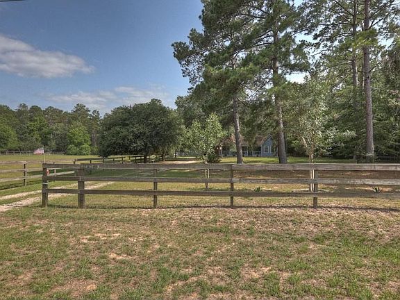 Beautiful 2.5 acres in Magnolia's Clear Creek Forest