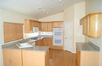 1st image of 3279 Redwood St