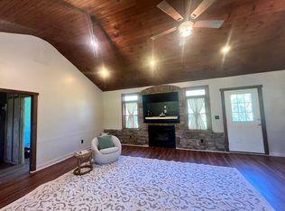 27302 Midland Trl, Hico, WV 25854