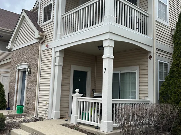 2250 Aurora Dr Unit 7, Hampshire, IL 60140
