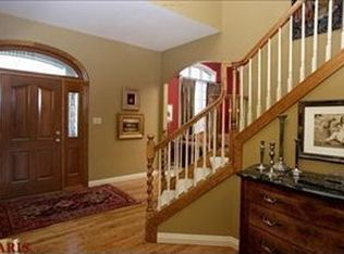 1148 Sara Mathews Ln, Chesterfield, MO 63005