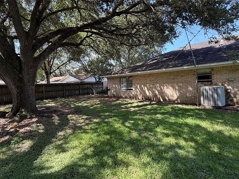1410 S Circle St — Photo 23