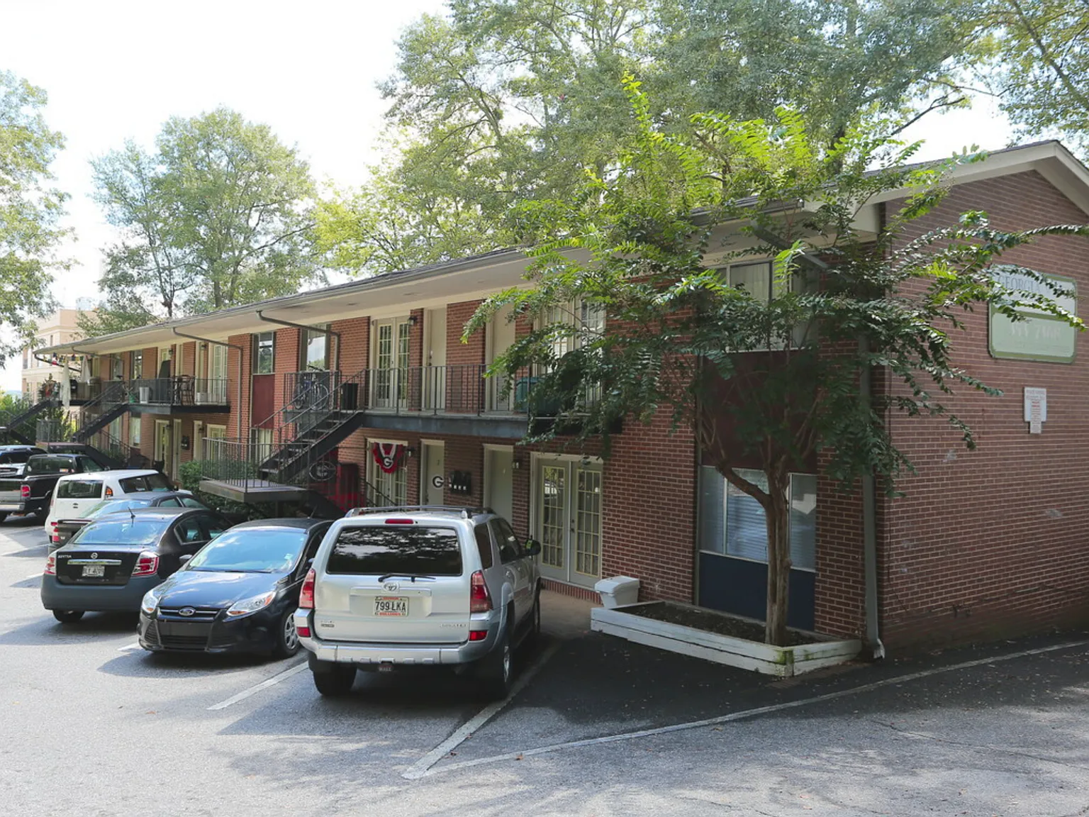 Remodeled 2BR Apartments Right Next to UGA — Photo 2