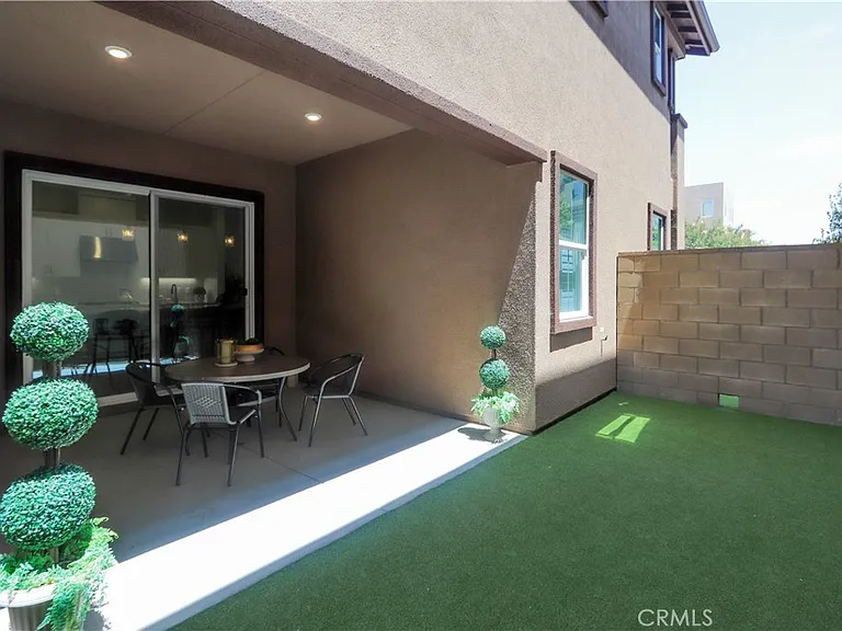 126 Carmine — Photo 13