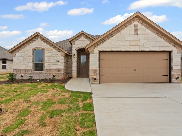 704 Jameson St, Springtown, TX 76082