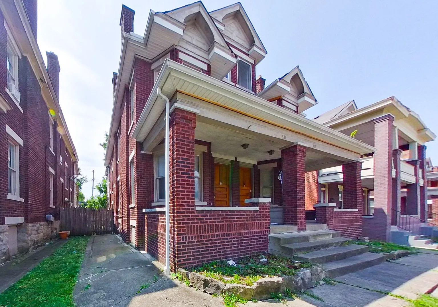 329-331 Chittenden Ave — Photo 2