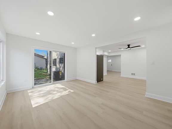 4th image of 1043 Ashridge Ln